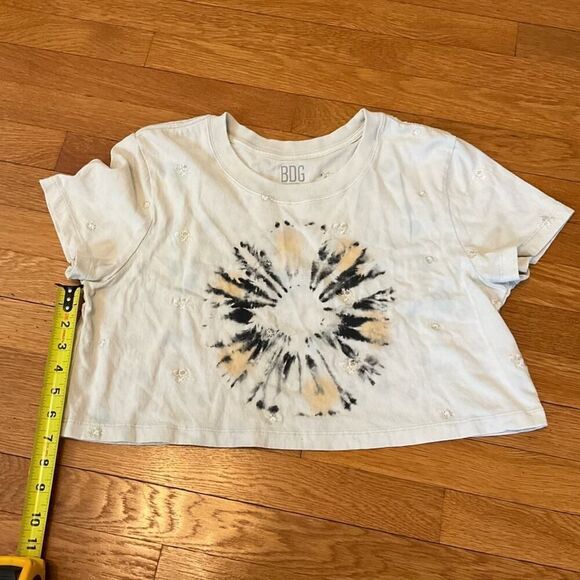 BDG Tie Dye Cropped T-Shirt with Embroidered Flowers- L - Picture 6 of 7